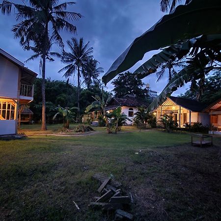 Kayu Cottage غيلي تراوانغان المظهر الخارجي الصورة