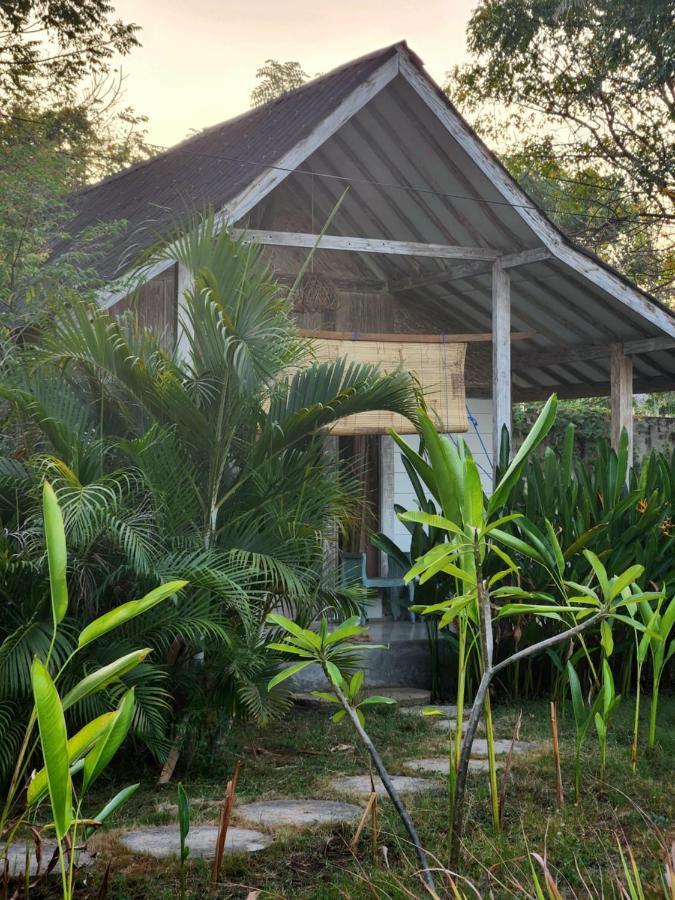 Kayu Cottage غيلي تراوانغان المظهر الخارجي الصورة